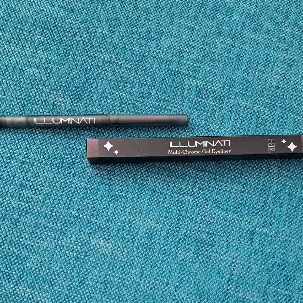 Illuminati Multi-Chrome Gel Eyeliner New.